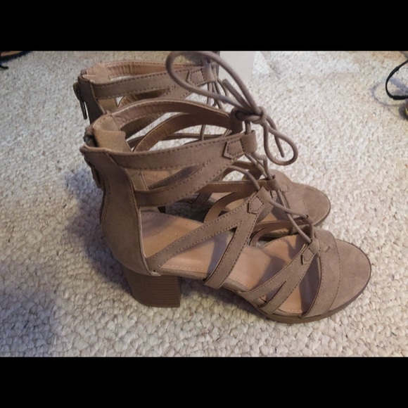 Tan suede zip up heeled sandals size 8 - Picture 2 of 4